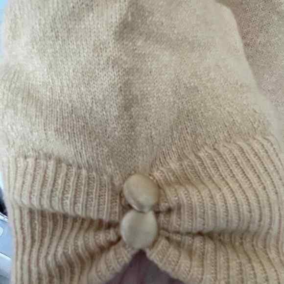 Vintage Cashmere Sweater with Mink Collar - Picture 7 of 7